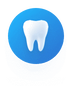 Symbol eines weissen Zahnes auf rundem blauem Hintergrund, Icon fuer Zahngesundheit und Zahnzusatzversicherung